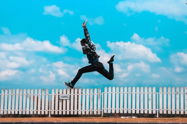 Что находится между мыслью и действием