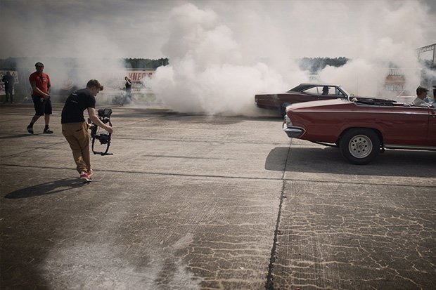 В инграмме человек застревает